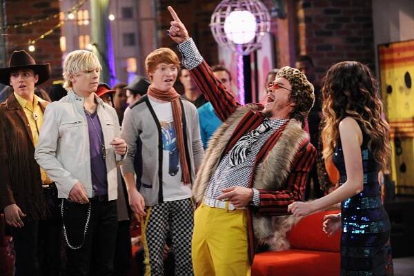 Austin a Ally - Viral Videos & Very Bad Dancing - Z filmu - Ross Lynch, Calum Worthy, Arturo del Puerto