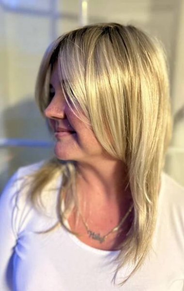Blond Wow – Salon Ballon paruky Kladno