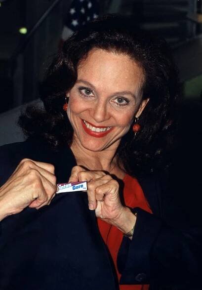 Soubor:Valerie Harper 1996.jpg – Wikipedie