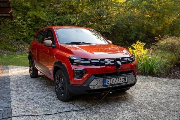 Řídili jsme novinku od Dacie: Modernizovaný elektromobil Spring se hodně zlepšil