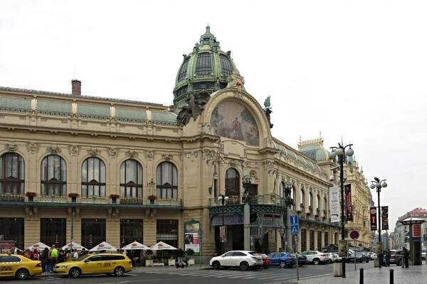 Obecní dům pohled od paláce hybernia 