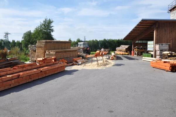 Areál Pila Novotný - Pila Novotný Jilemnice, stavební a truhlářské řezivo, dřevostavby