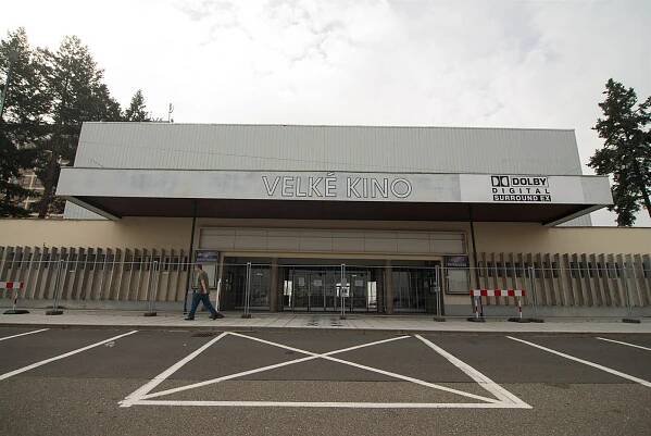 Oprava největšího kinosálu v Česku se odsouvá, chybí odborníci a peníze