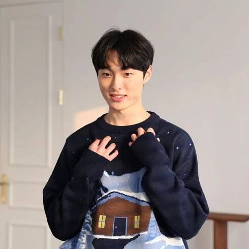 Yoon Chan Young 16