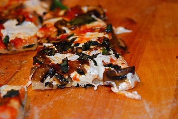 Adventures in Home Pizza Making: Part III « blogging for burgers