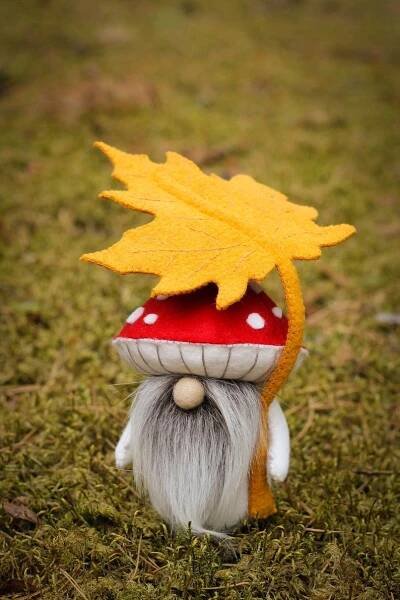 Autumn Gnome Felt Pattern | Mushroom Gnome Sewing Pattern | SVG PDF Pattern for Hand Sewing | Felt Ornaments Patterns | Gnome With Leaf - Etsy | Felt ornaments, Felt ornaments patterns, Crafts