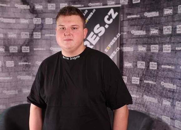 Luxusní značky, šikana na škole a život u rodičů! Soukromí kontroverzního Tadeáše z Clashe