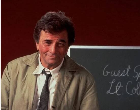 Kvůli skleněnému oku nemohl sehnat roli, dnes zná Colomba celý svět: Peter Falk hrál svérázného detektiva 35 let