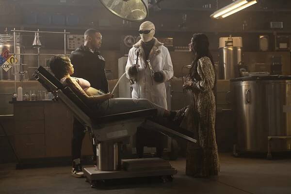 207-doom-patrol-photo02-1f2b276e95940bac60607a8e03d47e87.jpg