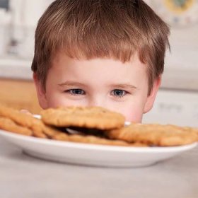 Limit kids’ snacks to 100 calories each, says Public Health England