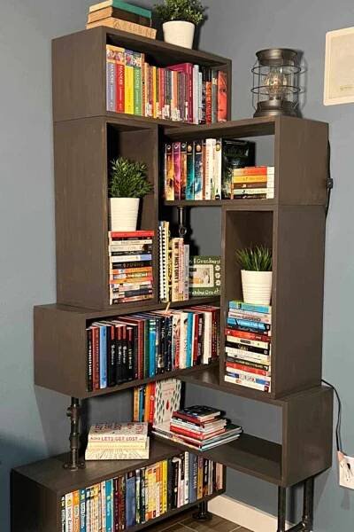 DIY Corner Bookshelf