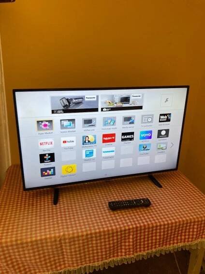 FULL HD LED Smart Televize Panasonic TX-40DS400E - 100 cm -Wifi