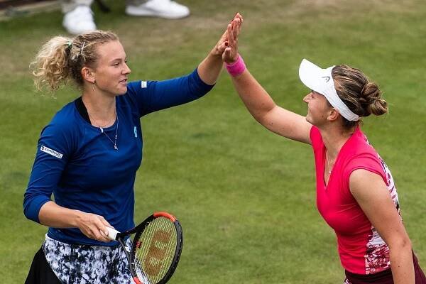 Soubor:2018 Birmingham - Wednesday Katerina Siniakova & Barbora Krejcikova (42026367935).jpg – Wikipedie