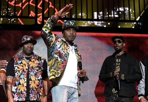 OAKLAND, CALIFORNIA - OCTOBER 01: (L-R) Busta Rhymes, Nas, and RZA of Wu-Tang Clan perform during the "New York State of Mind" tour finale at Oakland Arena on October 01, 2022 in Oakland, California. (Photo by Tim Mosenfelder/Getty Images)