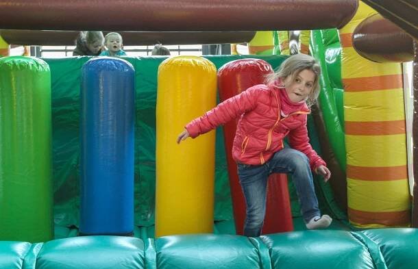 OBRAZEM: Festival skákacích hradů v Ostravě aneb Když děti dovádí