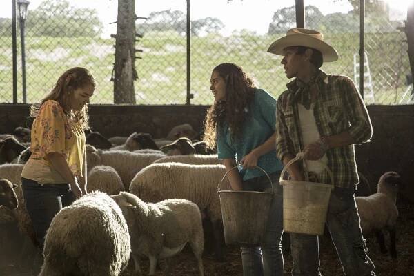 Danae Reynaud, Renata Vaca, Hoze Meléndez - #Lady Rancho - Z filmu