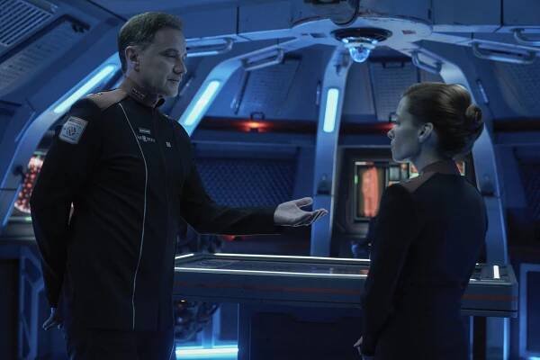 Expanze - Hry Nemesis - Z filmu - Tim DeKay, Lara Jean Chorostecki