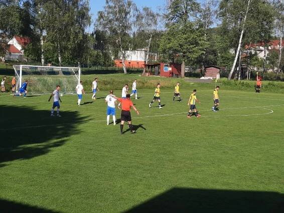 OBRAZEM: Patnáct let v dresu Libhoště. Dojatý „Eki“ po derby ukončil kariéru