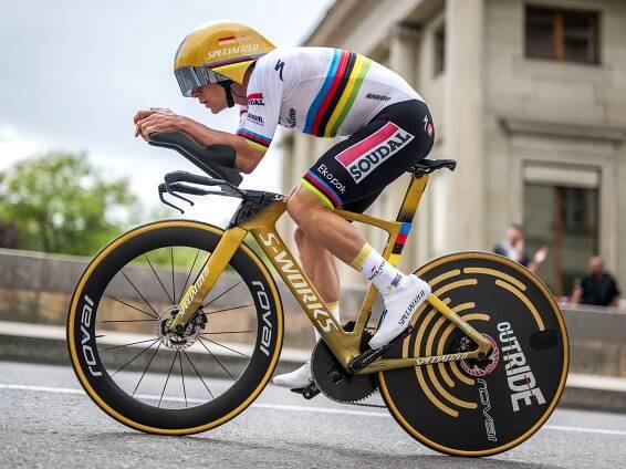 Remco Evenepoel powers to 'almost perfect' time trial victory as João Almeida wins Tour de Romandie overall