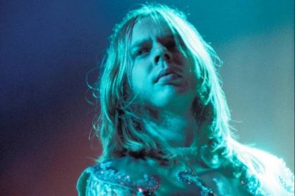 Who is Rick Wakeman and is the Yes musician on tour in 2018?...