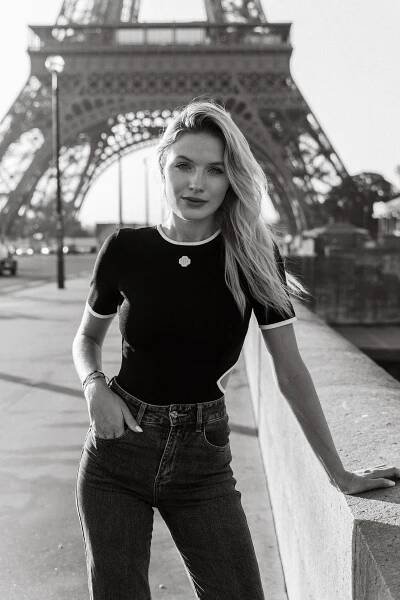 Ricardo Lategan - A MOMENT IN PARIS