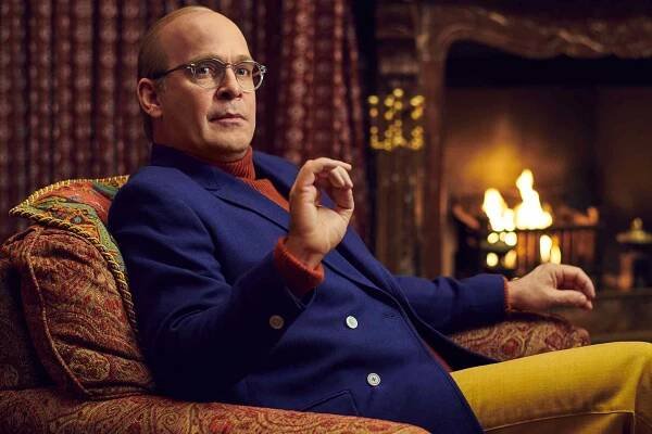 Tom Hollander as Truman Capote in FEUD: Capote Vs. The Swans