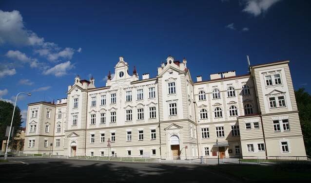 O škole arch – Gymnázium a obchodní akademie Mariánské Lázně, příspěvková organizace