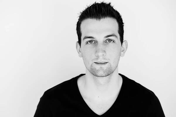 Personal branding para el actor Aaron Dominguez - Agencia Creativa de Galicia especializada en fotografía y vídeo para desde