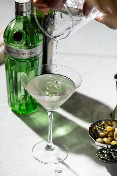 Dry Martini cocktail – stirred not shaken - Klassieker!