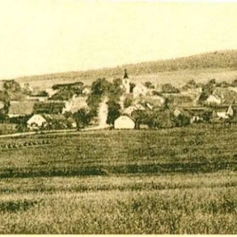1911 Celkový pohled na obec.