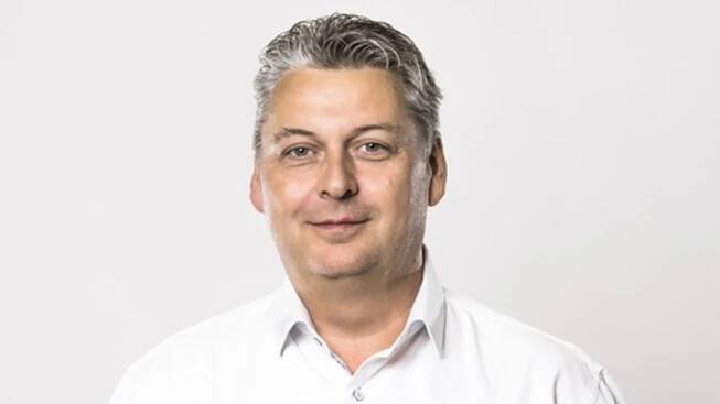 Poslanec Richter má po střelbě na fakultě zraněnou dceru. Policii vyplísnil za zásah