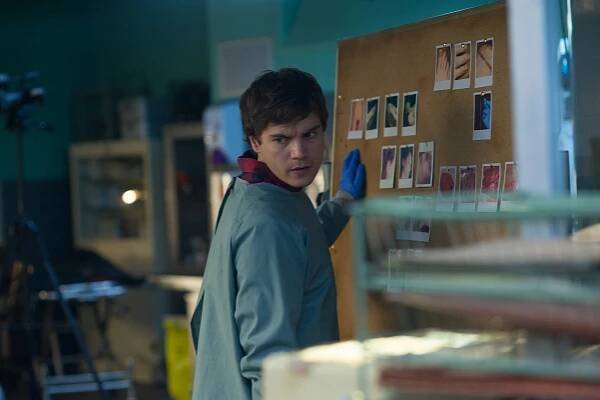 Tajemství smrti slečny Neznámé - Z filmu - Emile Hirsch