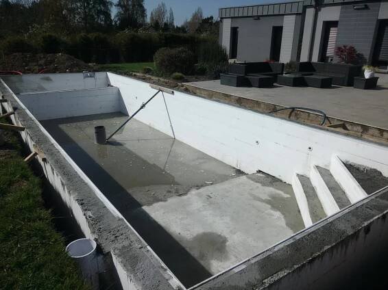 AQUASTIL PISCINES : Construction, Installation, Renovation et entretien piscines et spas, Caen, Bayeux, Saint-Lo, Deauville