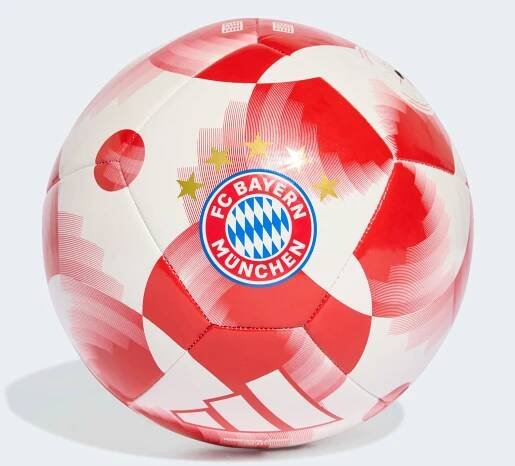 Míč z domácí soupravy FC Bayernu Mnichov