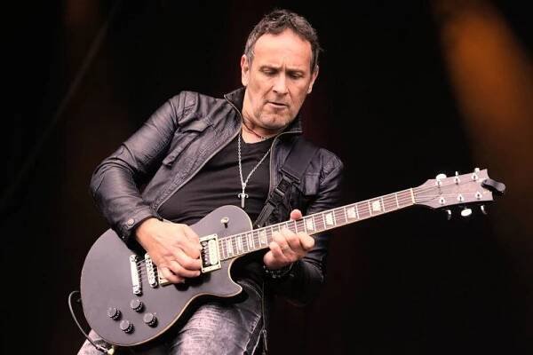 VIVIAN CAMPBELL Učedník mnoha mistrů
