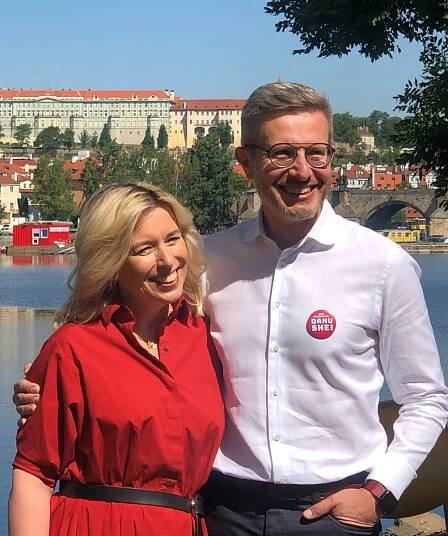 Manžel Danuše Nerudové Robert: Ona kandiduje na prezidentku, já peču chleba
