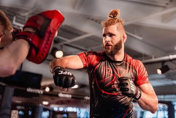 UFC 300 již tento týden! Do boje míří i Procházka - SportDeník