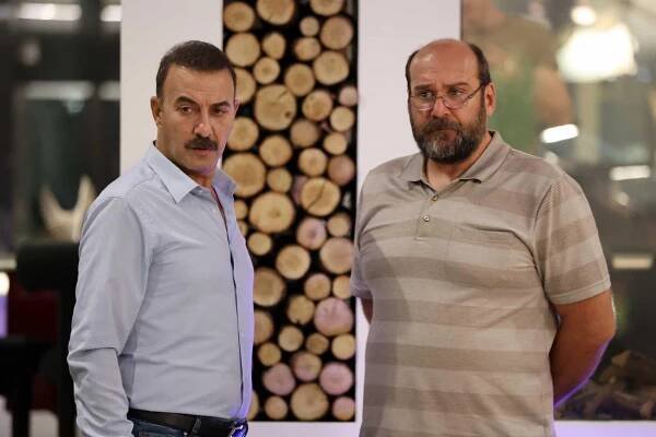 Hakan Yilmaz, Berat Yenilmez - Kendi Düşen Ağlamaz - Aşk, sen planlar yaparken başına gelenlerdir - Z filmu