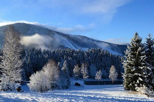 Harrachov má co nabídnout zdatným lyžařům i začátečníkům