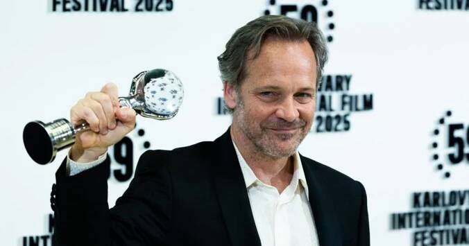 Herec Peter Sarsgaard s Cenou prezidenta