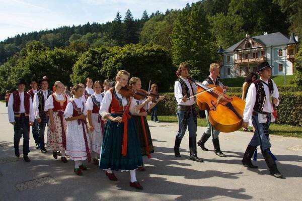 Folklorní tradice luhačovického Zálesí - Luhačovice.cz