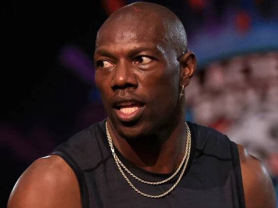 Terrell Owens atropellado por un coche tras una discusión durante un partido de baloncesto