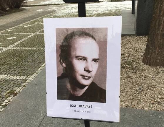 Pochodeň bez čísla: Před 55 lety se zapálil v Plzni Josef Hlavatý (†25), první po Palachovi