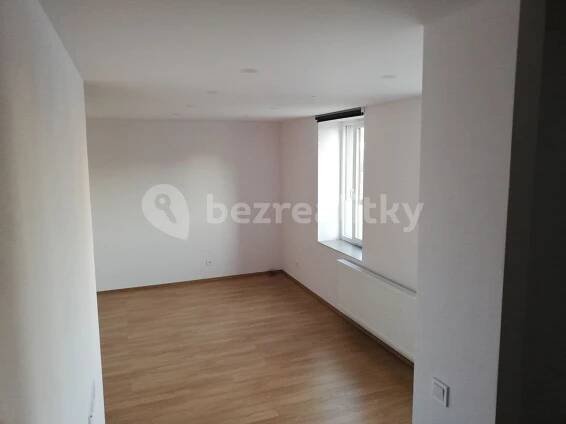 Pronájem bytu 1+kk 32 m², Nerudova, Hradec Králové, Královéhradecký kraj