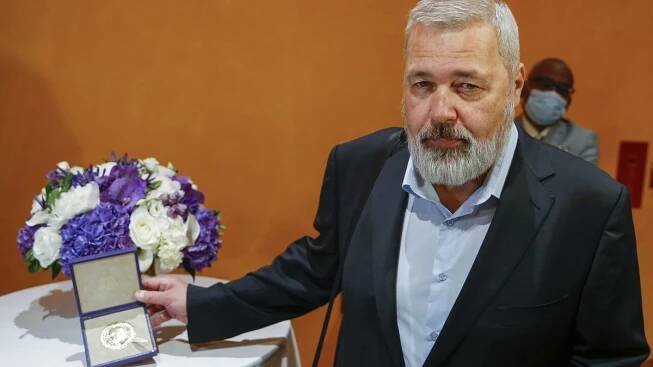 Ruský novinář vydražil Nobelovu medaili za rekordních 2,4 miliardy korun - Novinky