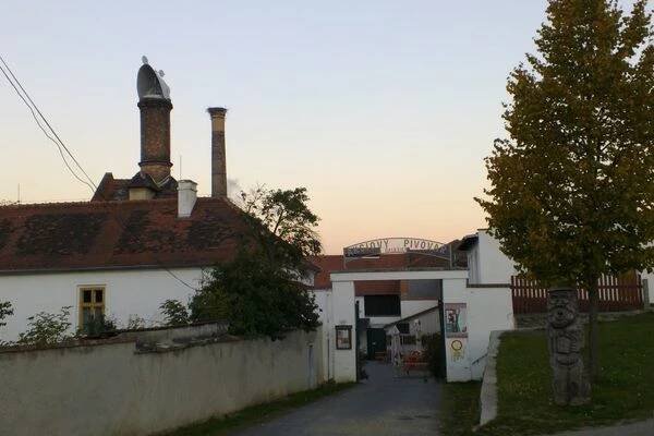 AKCIOVÝ PIVOVAR DALEŠICE - Pivovarská restaurace foto 1