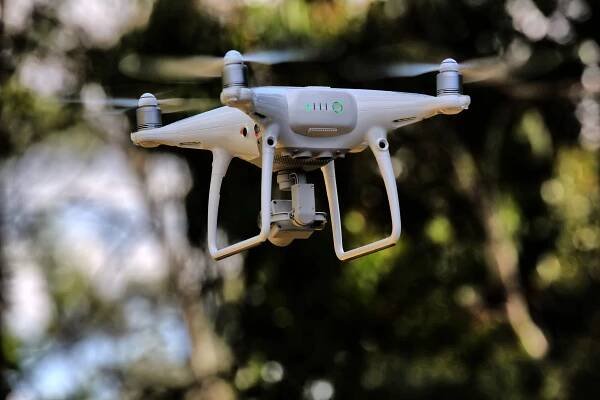 DJI Phantom 4 Pro | www.re-dron.cz
