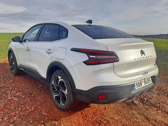 Test Citroen C4 X. Naftový mohykán v dresu sportovce - Autaprozeny.cz
