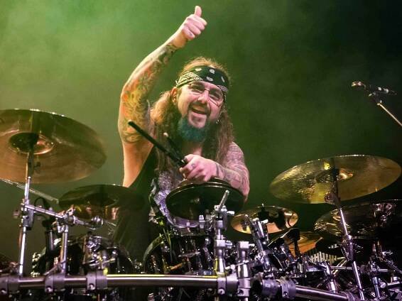 “I’m sorry I ruined your song!”: Mike Portnoy hears Taylor Swift's Shake It Off for the first time and plays along... with surprising results