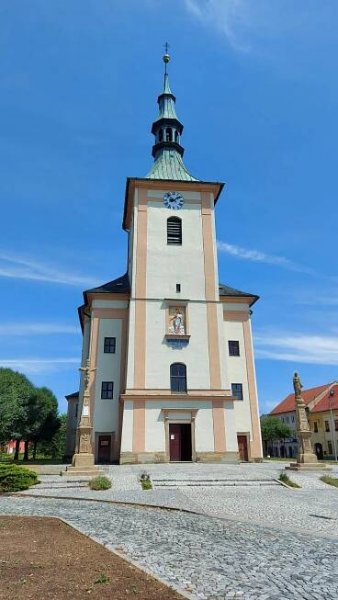Drahotuše, kostel sv. Vavřince – Farnosti Drahotuše, Střítež n/L a Jindřichov